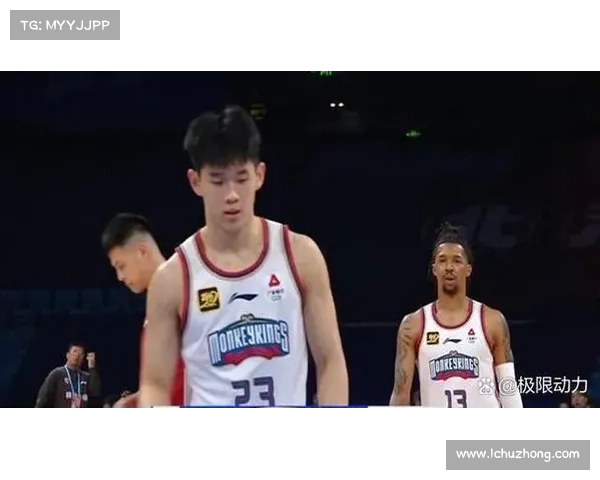 杰曼清晨六点早起训练全程装备CBA系列展现坚韧精神
